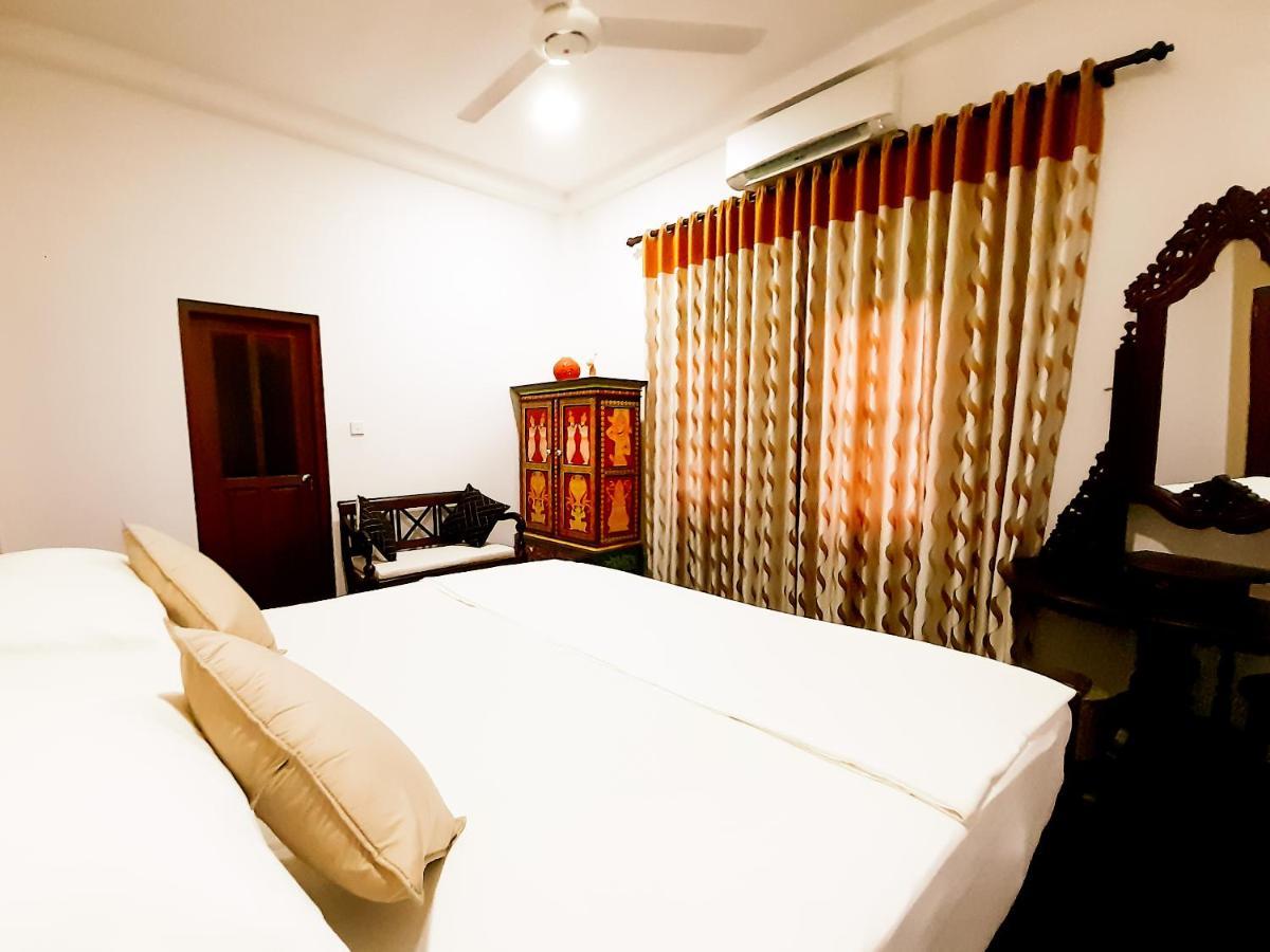 Villa Halcyon Rest Hikkaduwa Esterno foto