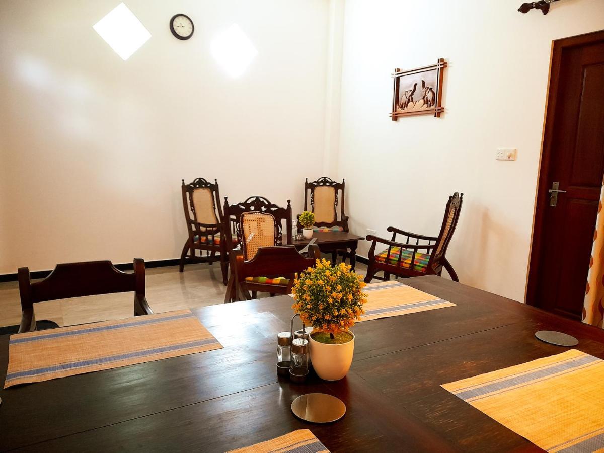 Villa Halcyon Rest Hikkaduwa Esterno foto