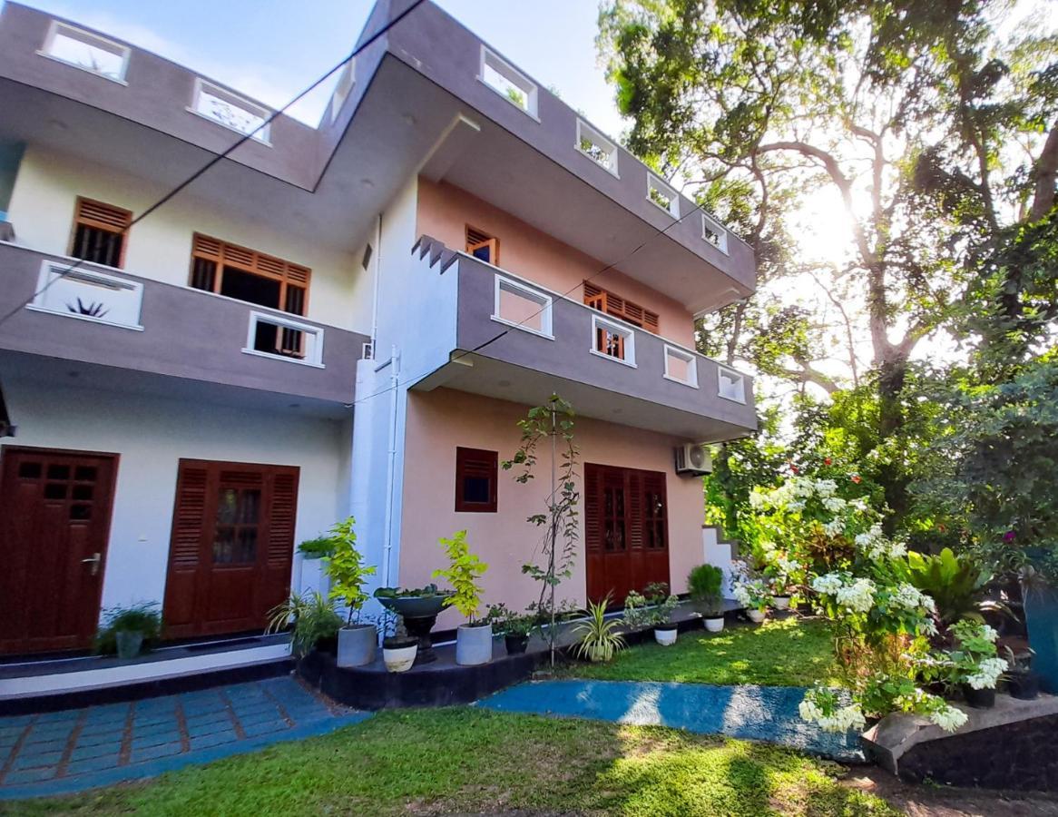 Villa Halcyon Rest Hikkaduwa Esterno foto