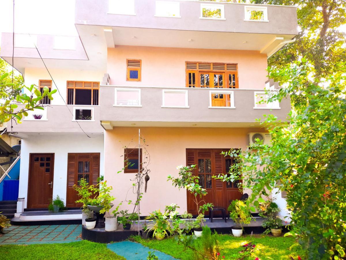 Villa Halcyon Rest Hikkaduwa Esterno foto