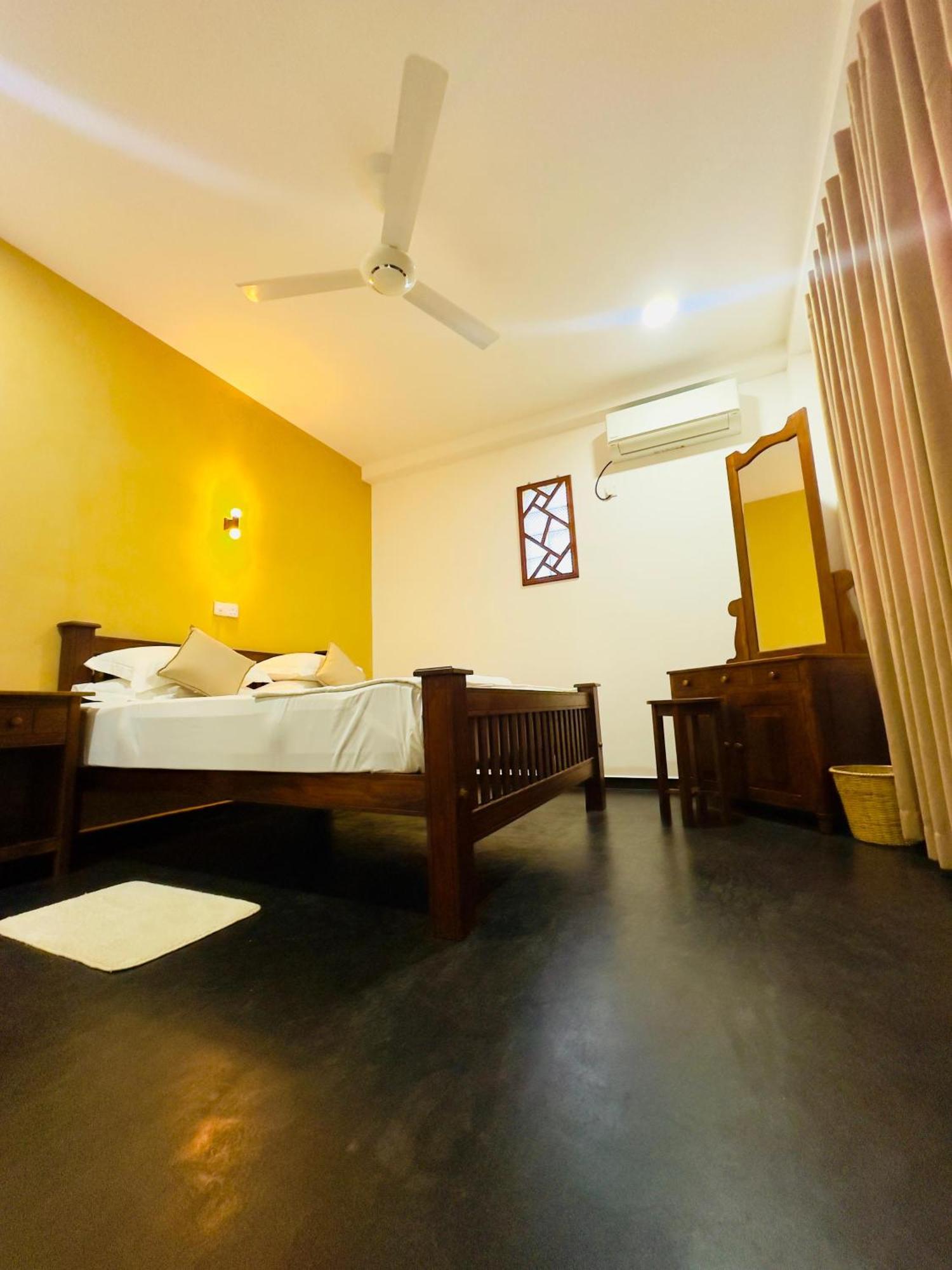 Villa Halcyon Rest Hikkaduwa Esterno foto