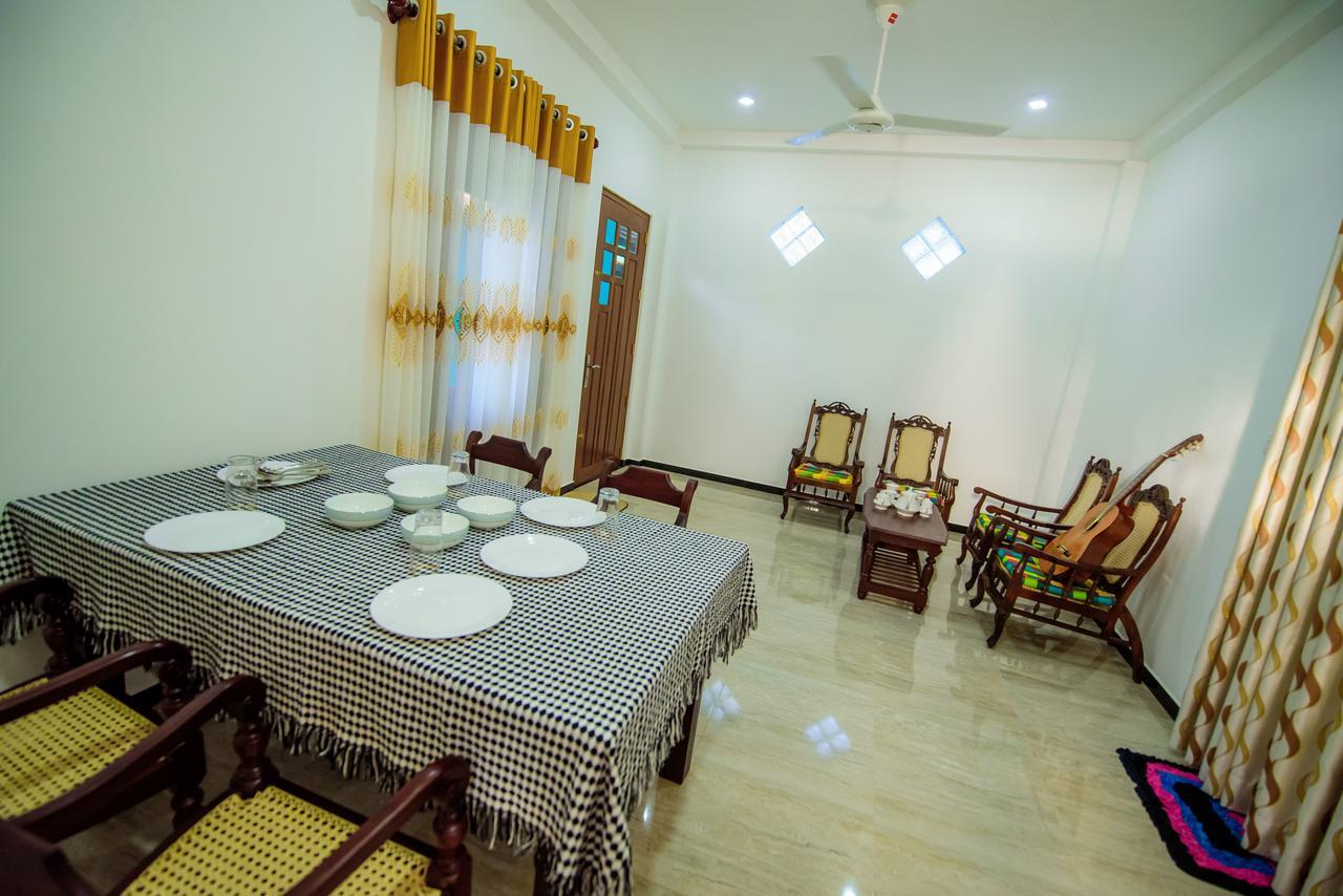 Villa Halcyon Rest Hikkaduwa Esterno foto