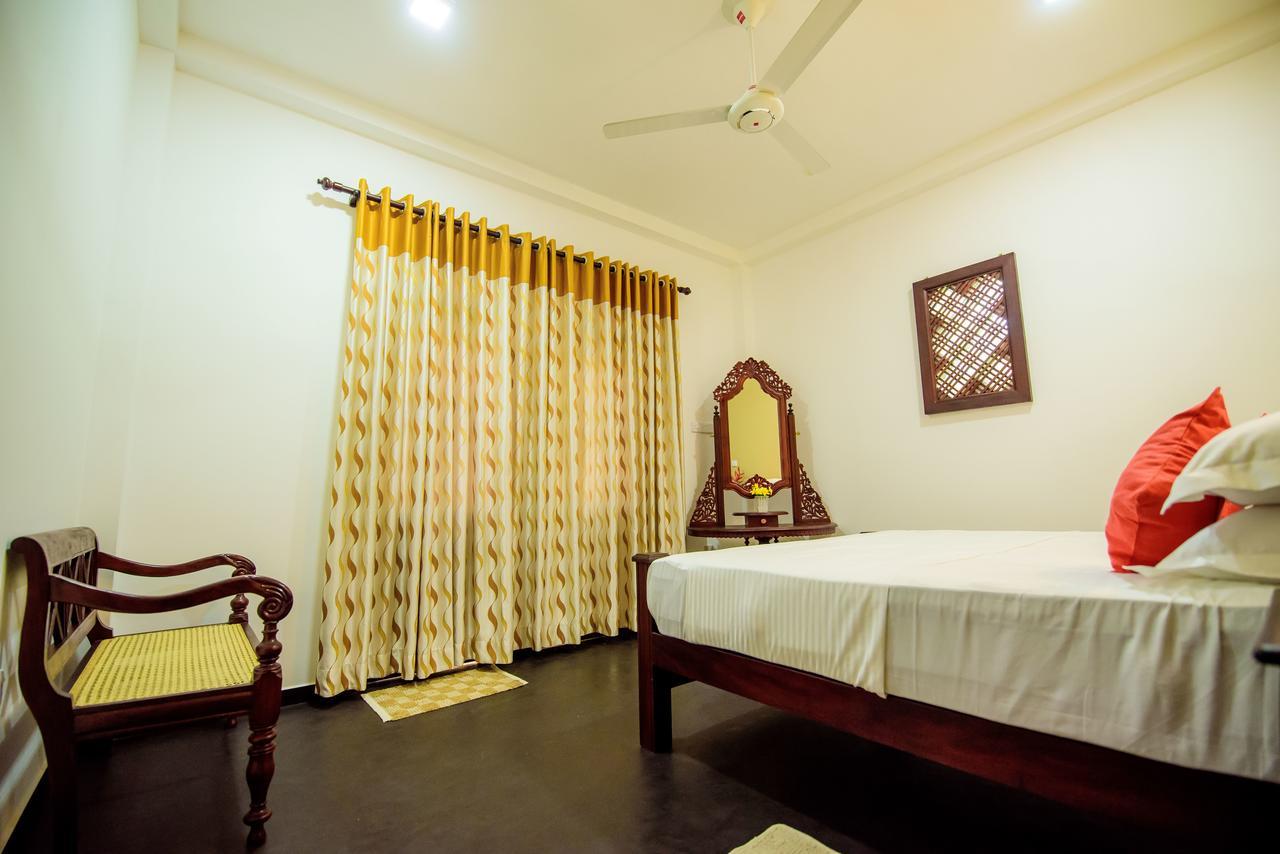 Villa Halcyon Rest Hikkaduwa Esterno foto