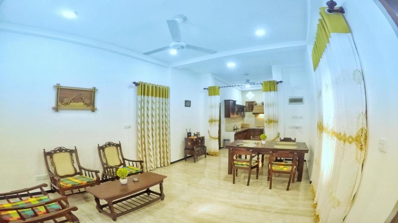 Villa Halcyon Rest Hikkaduwa Esterno foto